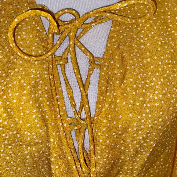 Altar’d state Umgee yellow polka dot top, ties up top, light, breezy! Nwot Med - Picture 2 of 7